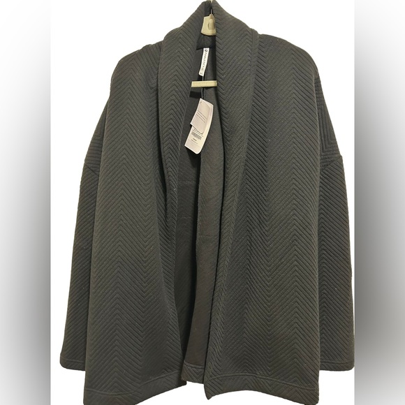 Fabletics Vanessa Quilted black Open Cardigan - Picture 2 of 3